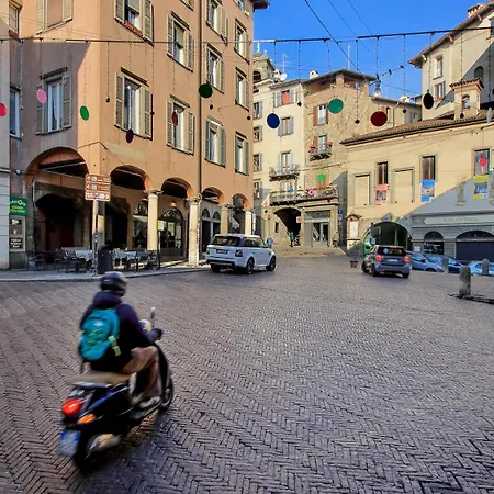 - Near Funicolar - Alta Design House 1