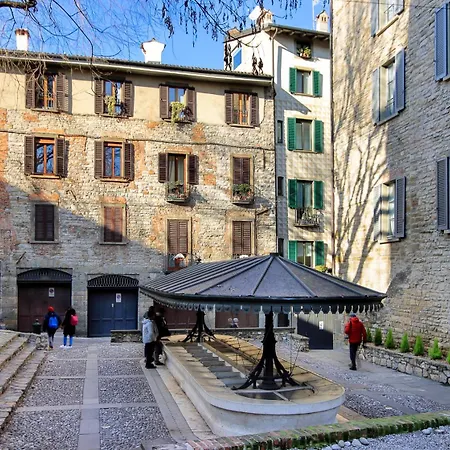 Apartment Near Funicolar Alta Design House 1